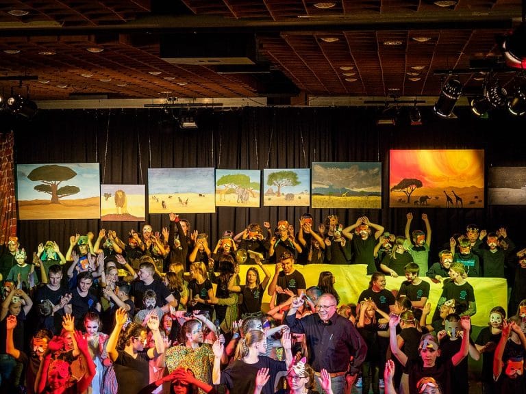 Das Musical: Licht, Tanz, Schauspiel, Gesang und eine stolze 5er-Stufe