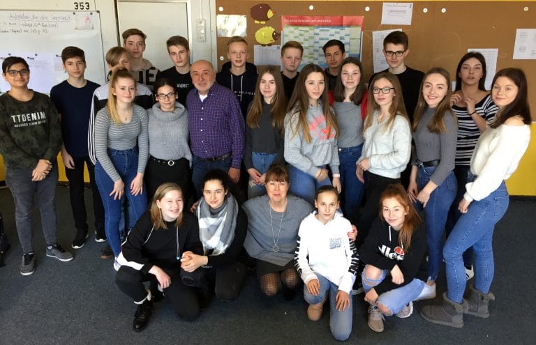 Herr Dr. Zacher besucht die Klasse 9.4 der GSF